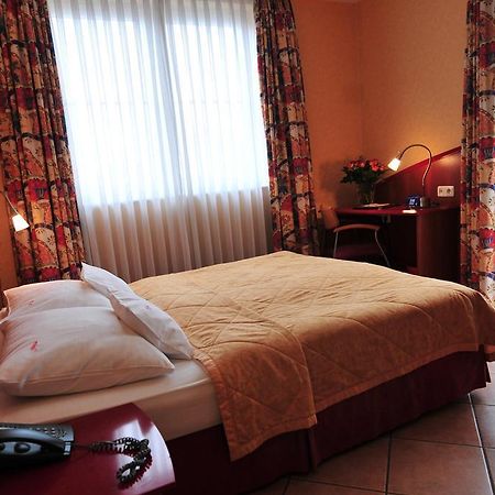 Hotel Mado Cologne Room photo